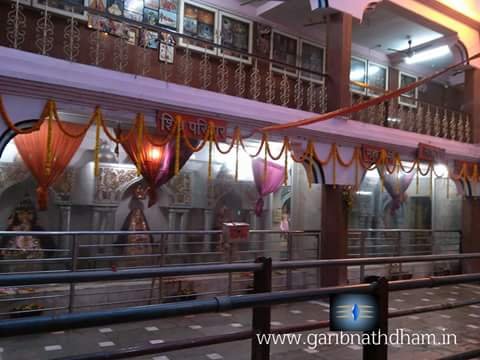 मंदिर प्रांगण